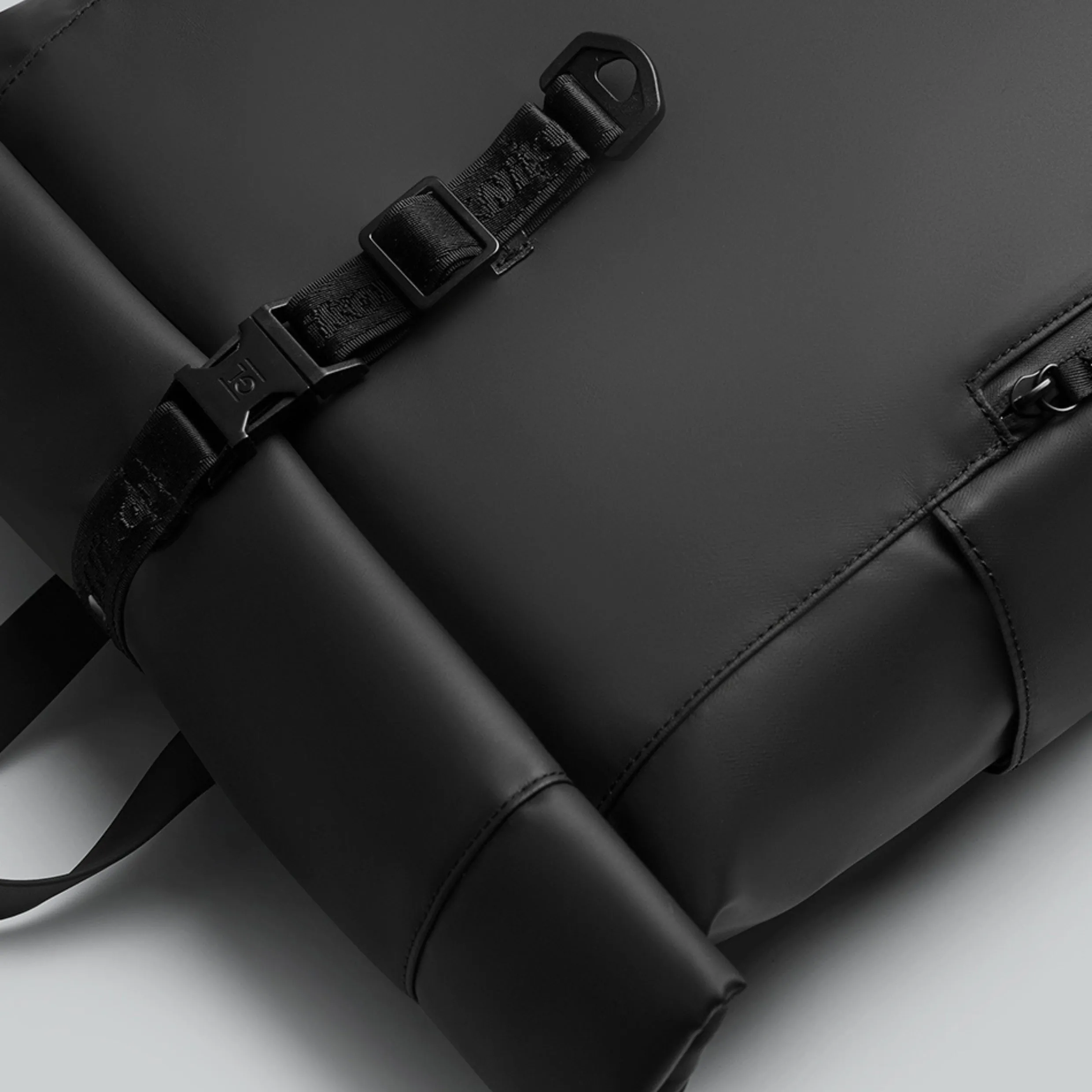 Gaston Luga GL X Nikon in Black