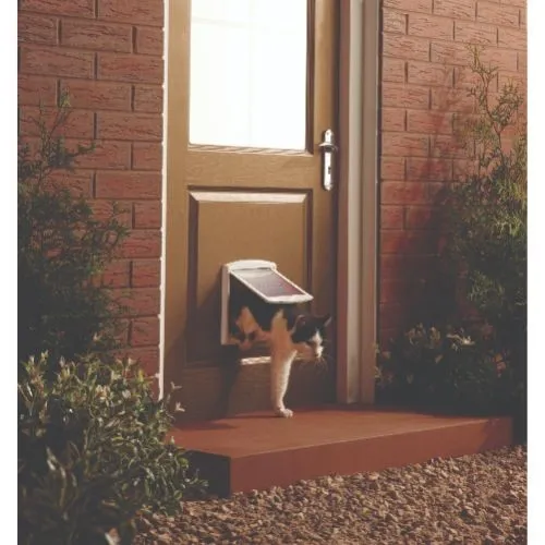 PetSafe® Staywell® Original 2-Way Pet Door Medium White